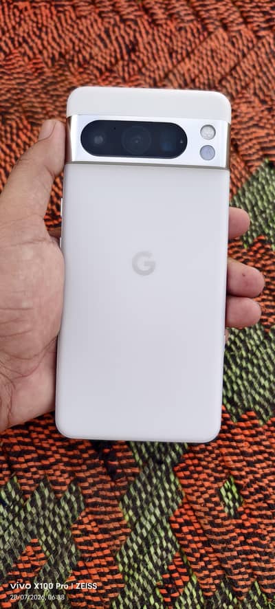 Google Pixel 8 Pro