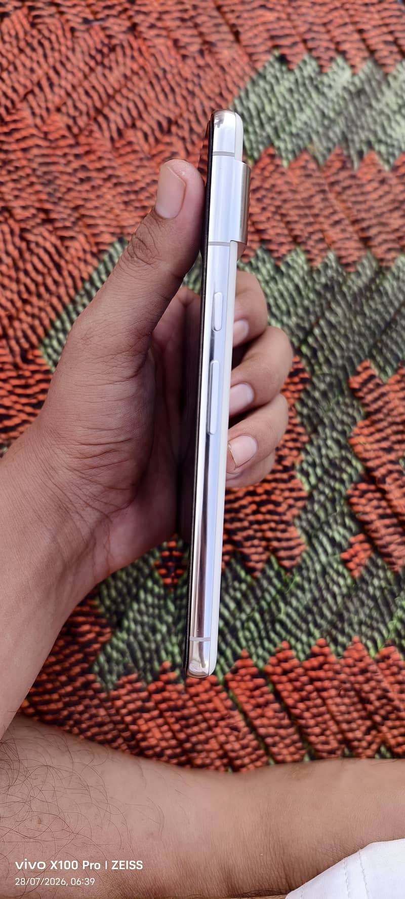 Google Pixel 8 Pro 2