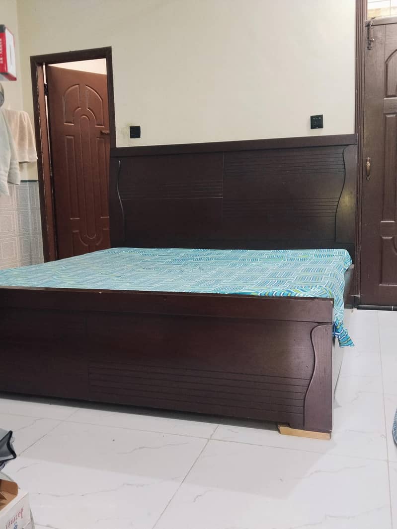 king size bed 0
