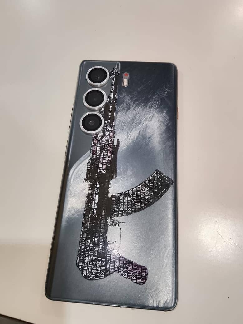Tecno CAMON 40 Pro 0