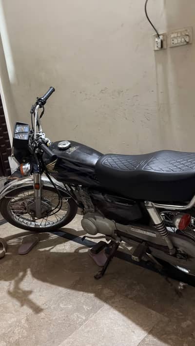 Honda 125 black 2025