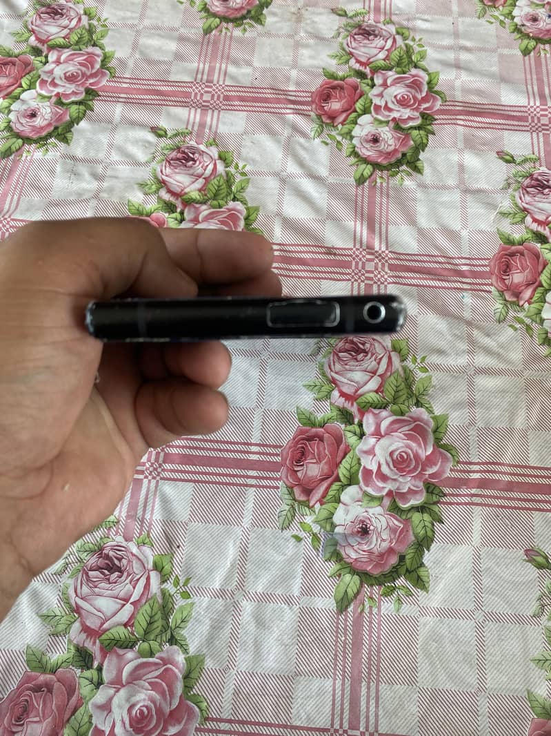 Apple iPhone 11 0
