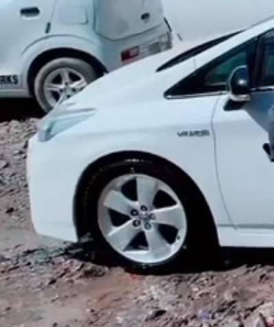 Toyota Prius 17inch original Japanese Rims Tyre