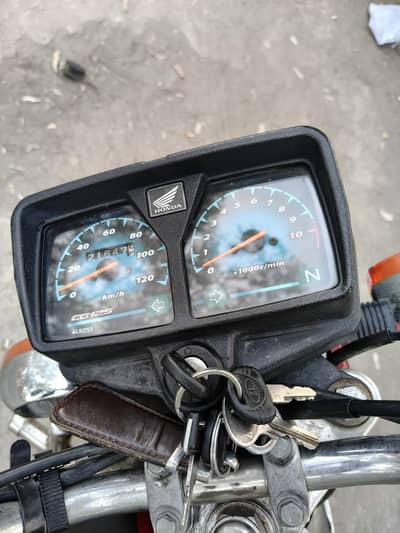 Honda CG 125 (2015) - First Owner - Specialized Comfort Seat