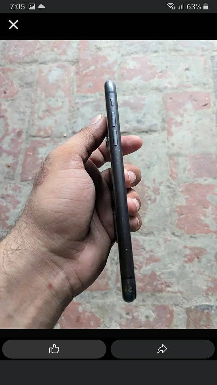 Apple iPhone 11 4