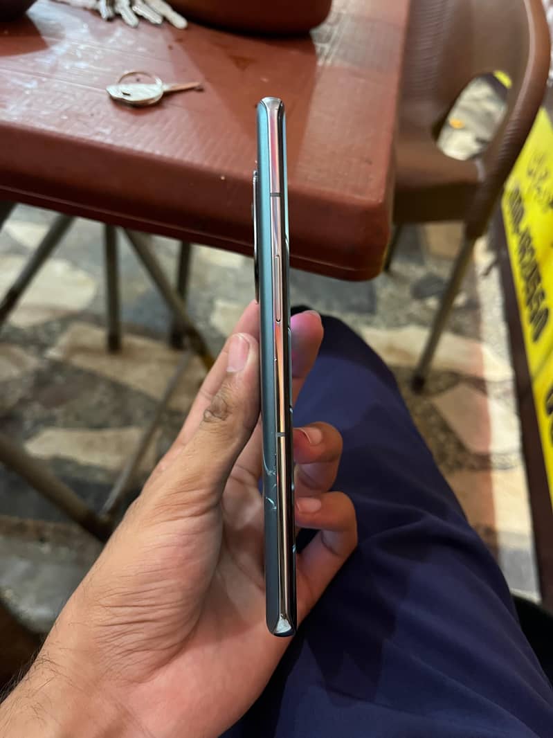 One Plus 10 Pro 1