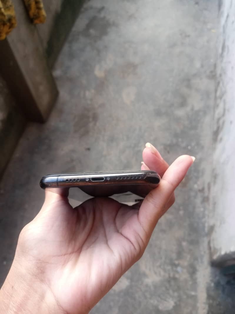 iphone xs max 3