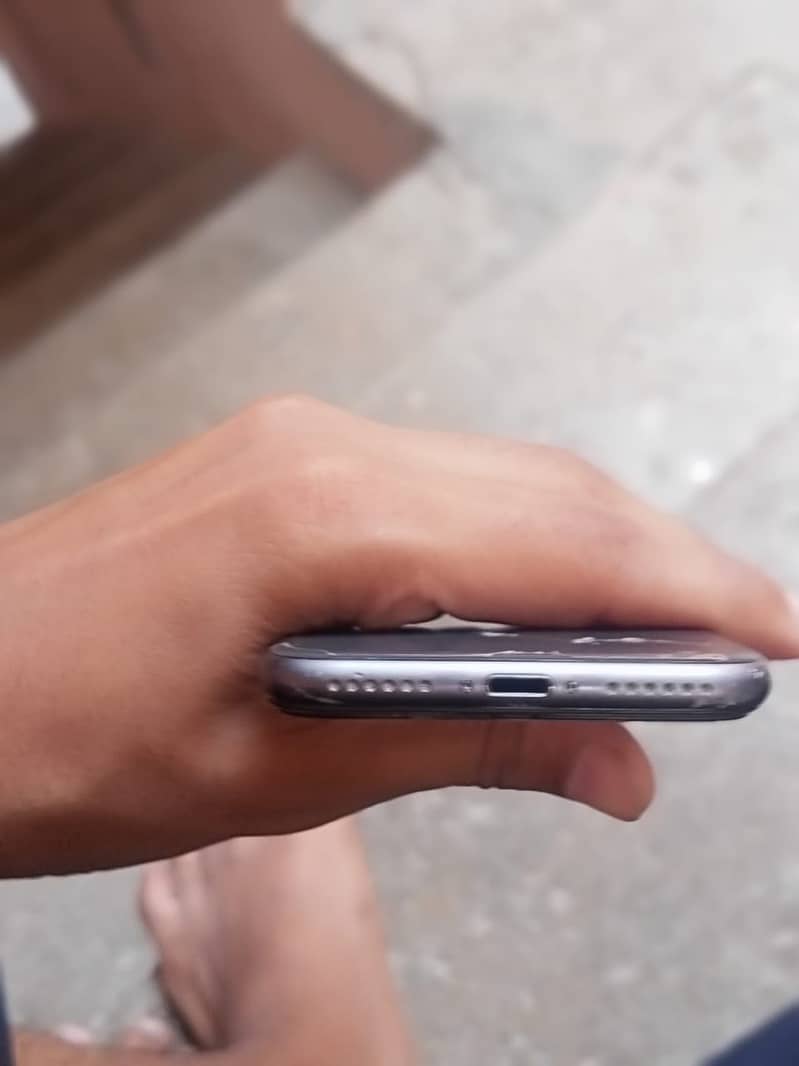 Apple iPhone 8 0