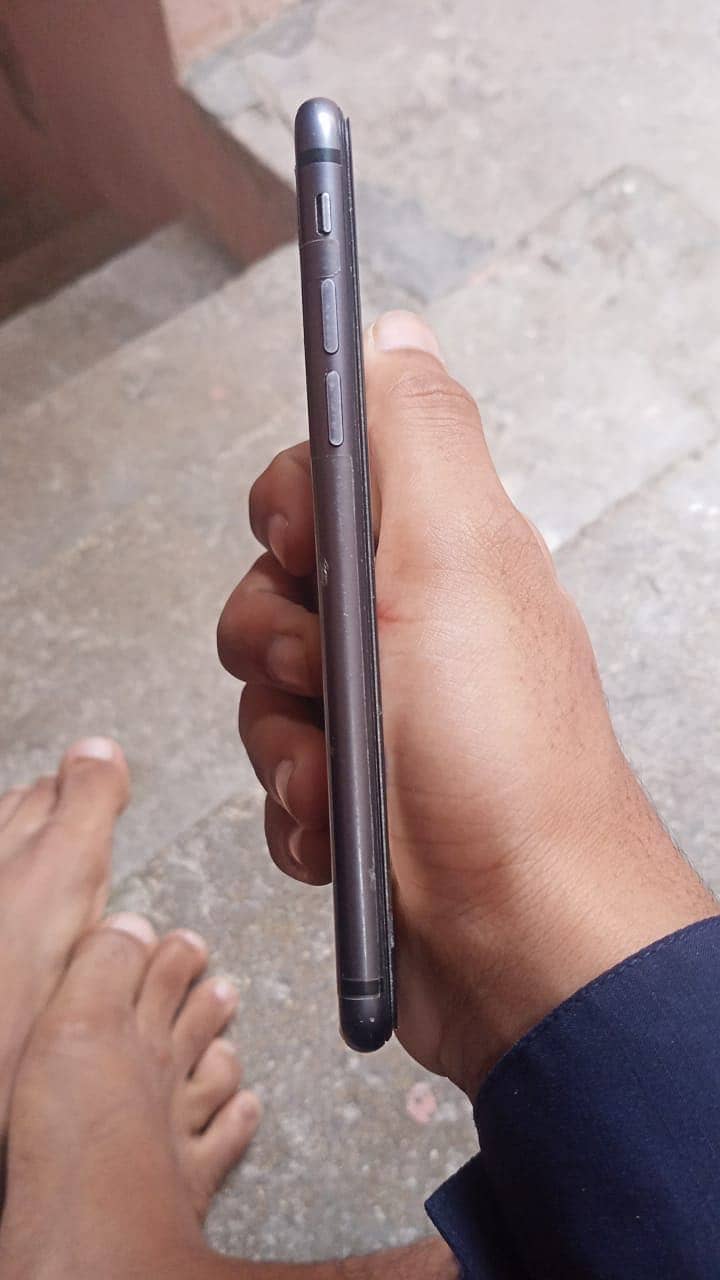 Apple iPhone 8 5