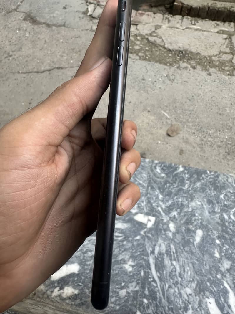 Apple iPhone 7 Plus 0