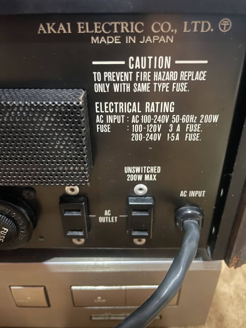 Akai Amplifier 5