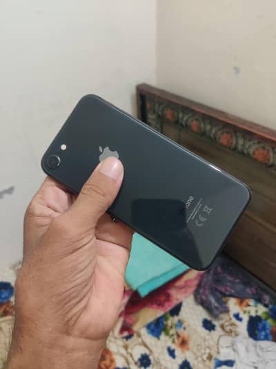 Apple iPhone 8