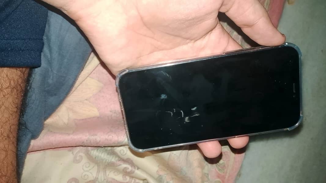 Apple iPhone 12 1