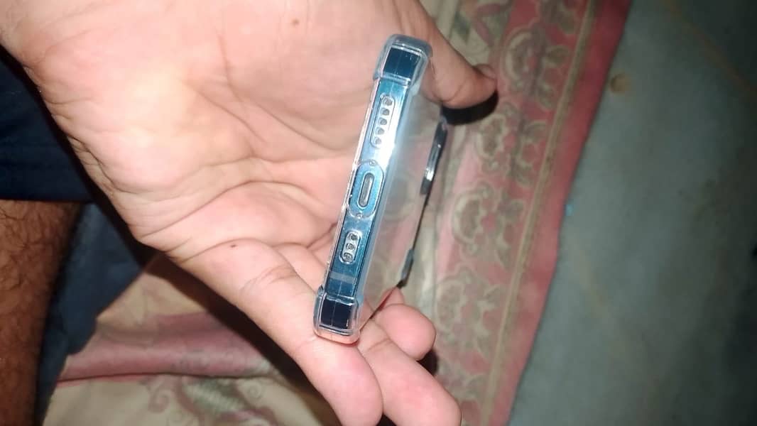 Apple iPhone 12 6