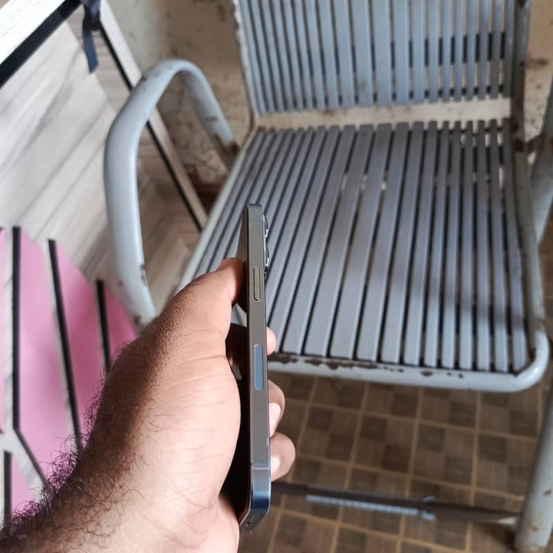 Apple iPhone 13 Pro 2