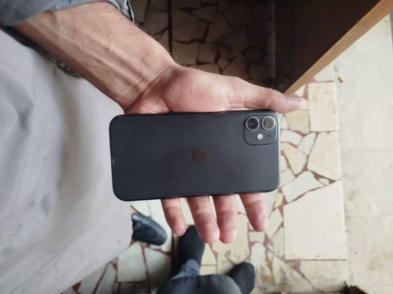 Apple iPhone 11 0