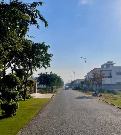 Plot No-1073 Block Z - 1 Kanal Plot On Top Location of Phase 7 DHA Lahore For Urgent Sale