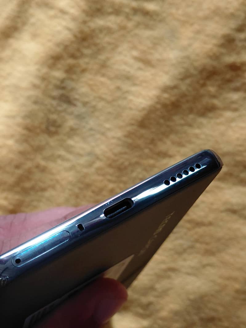 Tecno CAMON 40 Pro 1
