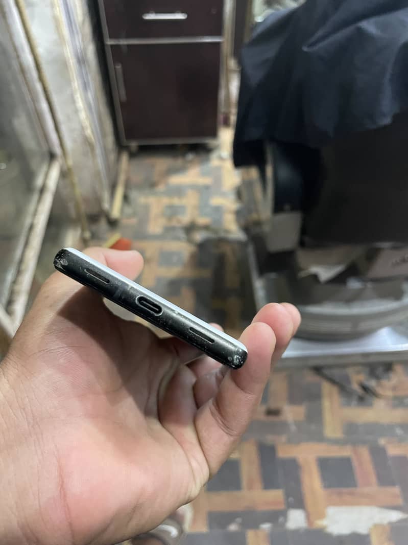 Google Pixel 6a 5