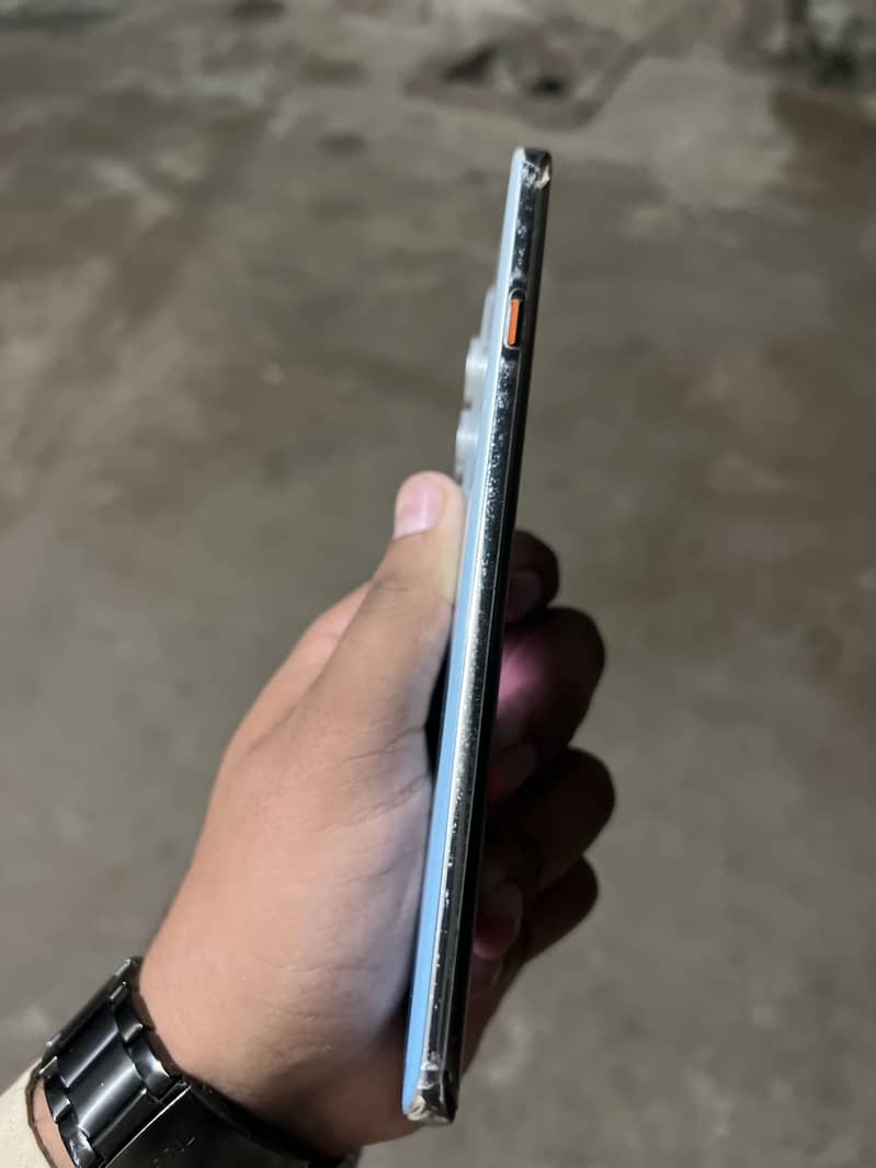 Tecno CAMON 40 Pro 4