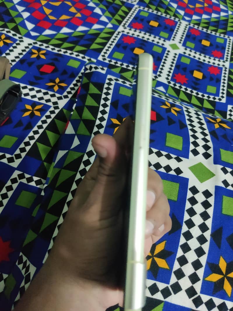 Google Pixel 7 4
