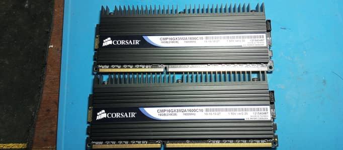 Corsair Dominator 1600mhz 2x8gb 1600mhz kit