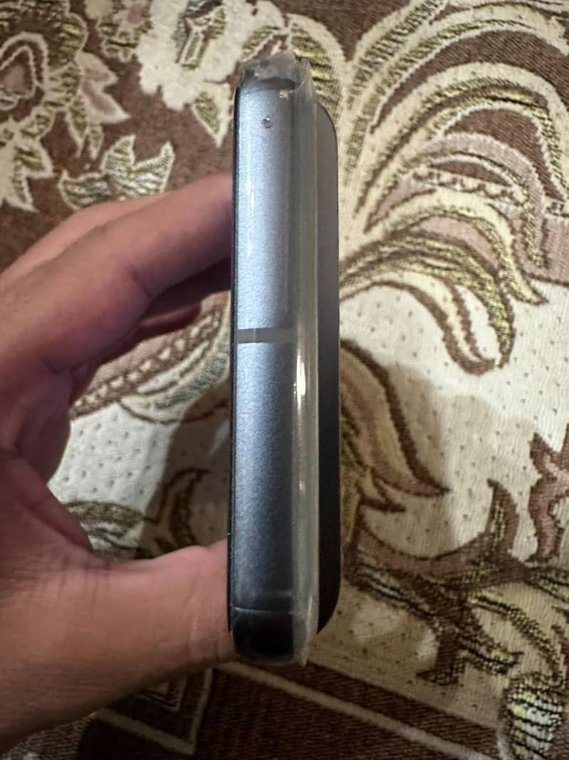Google Pixel 8 4
