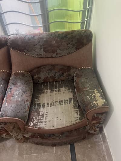 5 seater sofa set with table