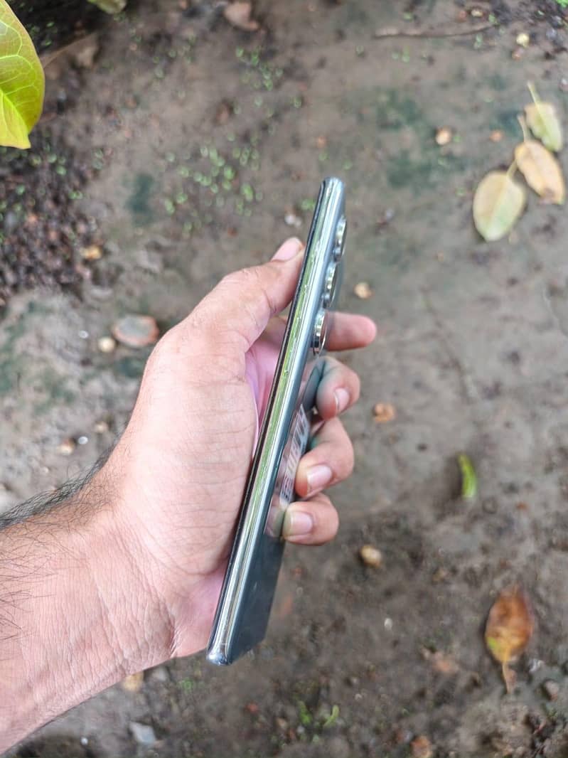 Tecno CAMON 40 Pro 4
