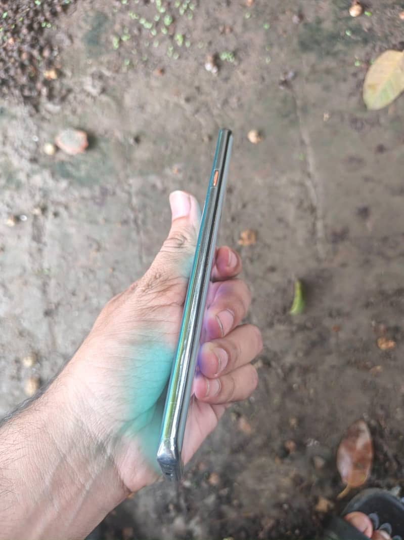 Tecno CAMON 40 Pro 6