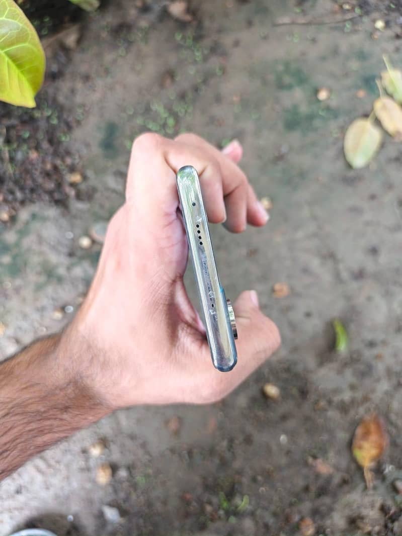 Tecno CAMON 40 Pro 9