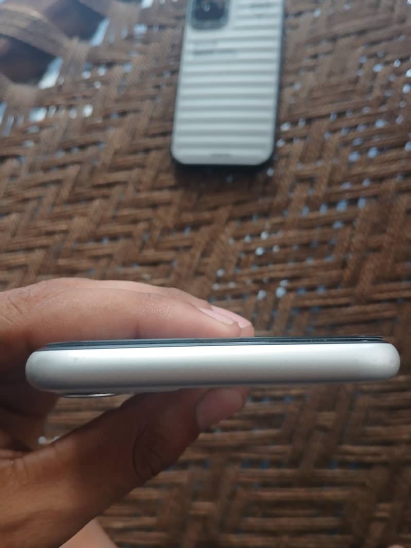 Apple iPhone 11 6