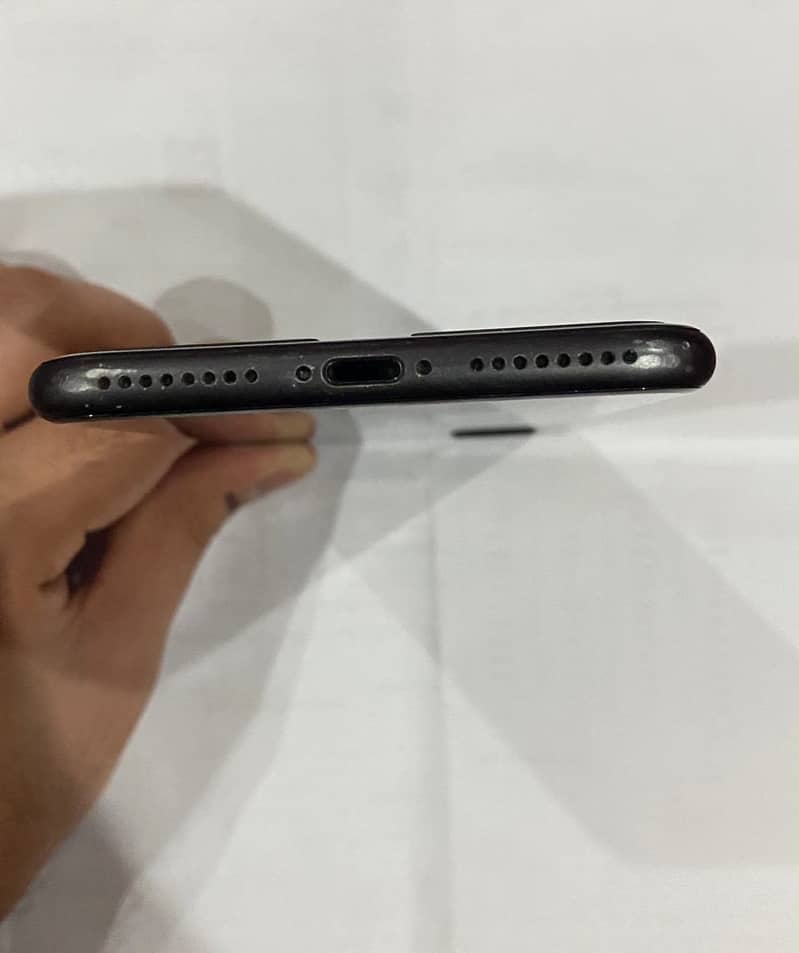 Apple iPhone 8 Plus 5