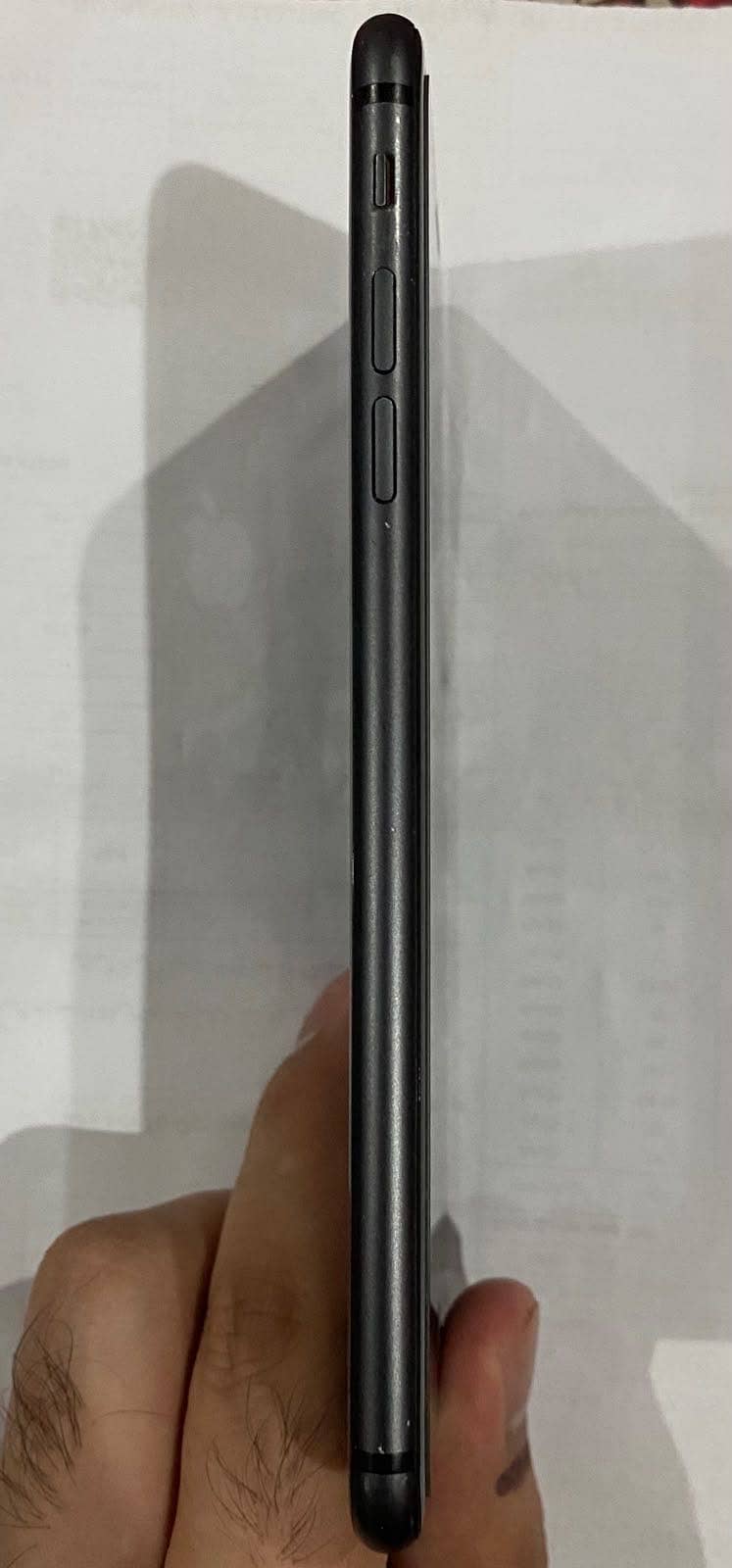 Apple iPhone 8 Plus 6