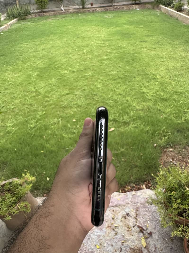 Apple iPhone 11 Pro Max 5