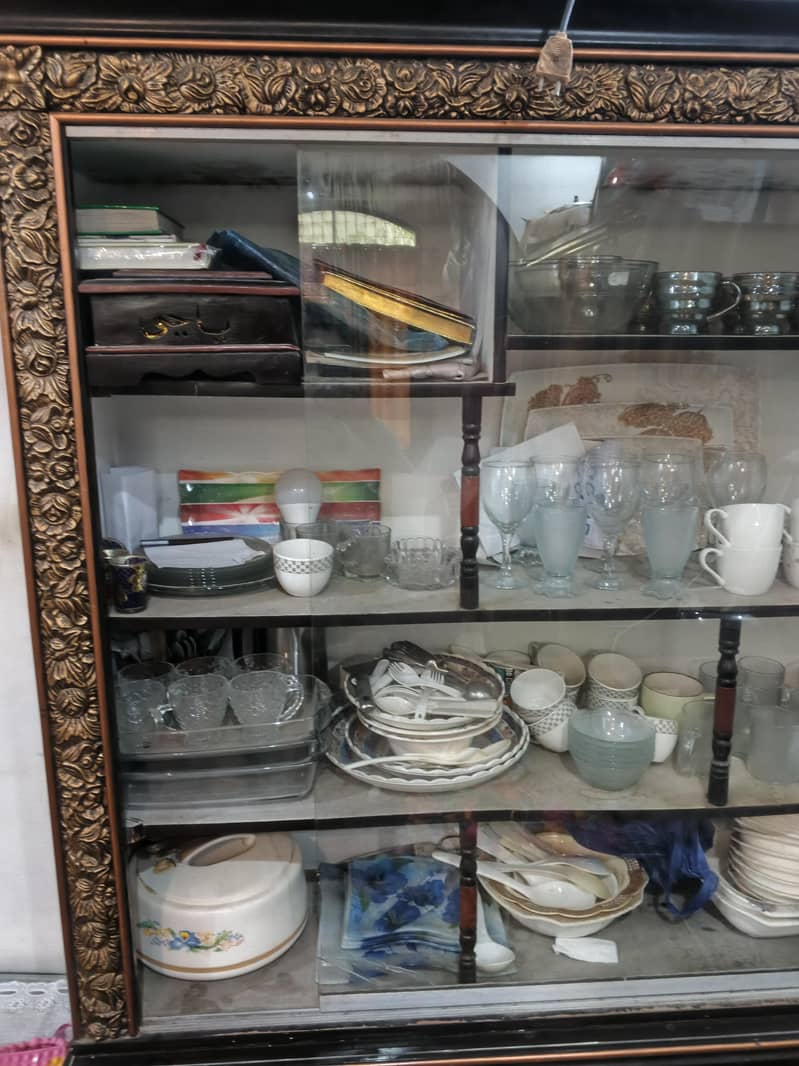 dressing table and showcase 4