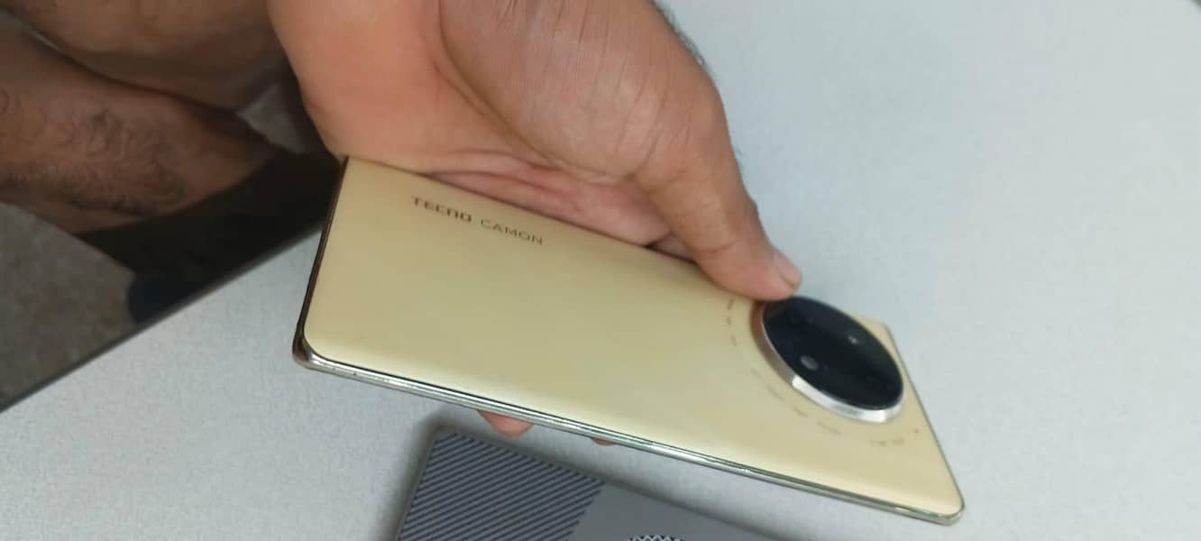 Tecno CAMON 30S 1