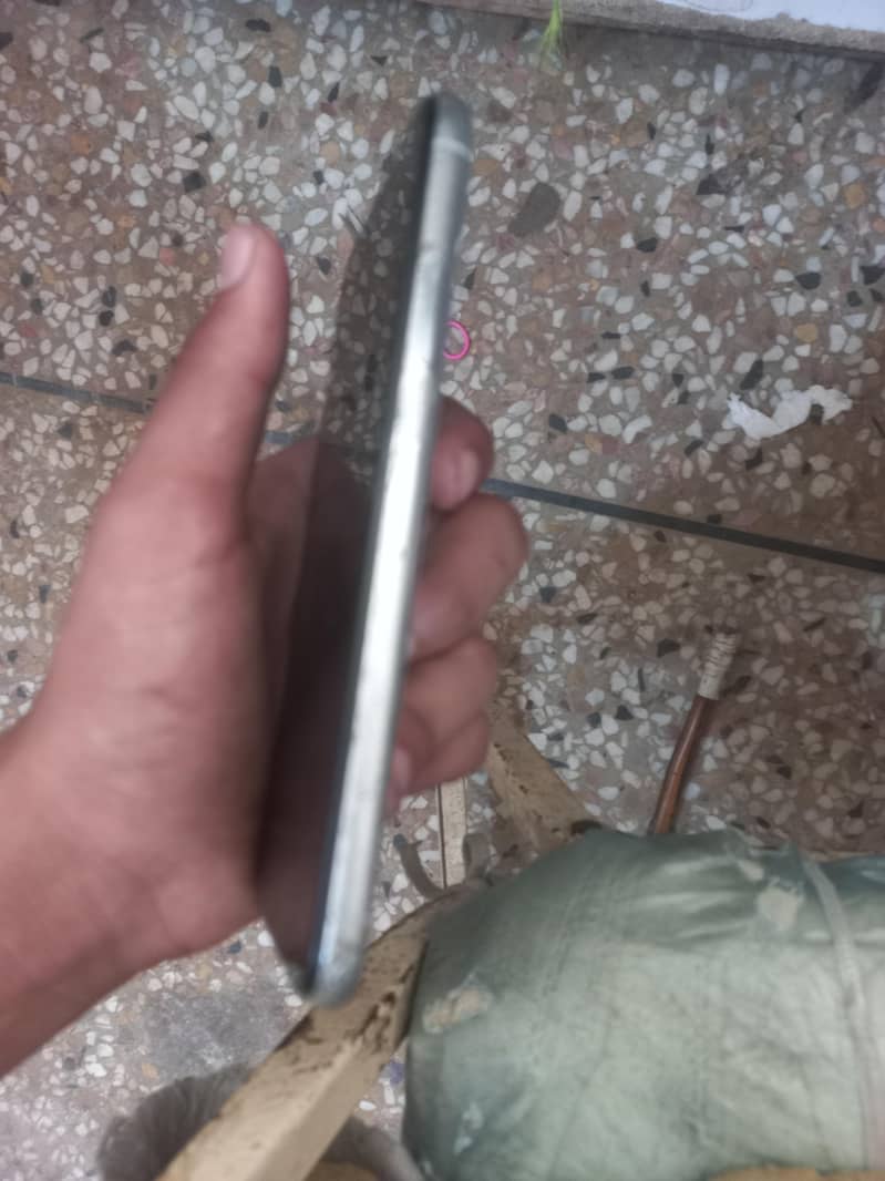 Apple iPhone X 3