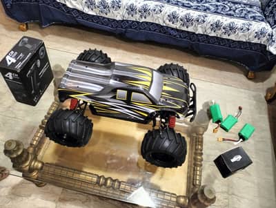 Monster truck 1/8 transmitter receiver complete setup