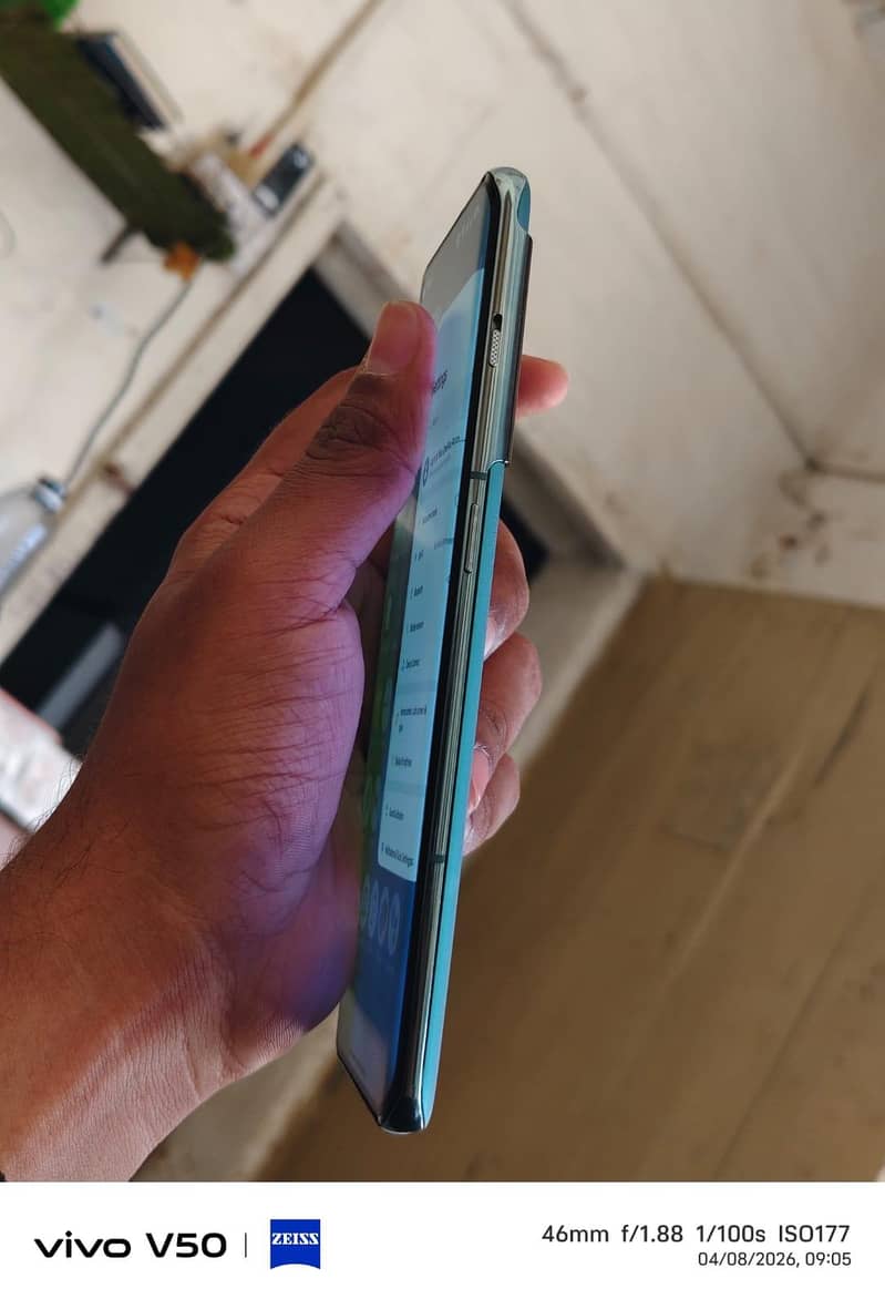 One Plus 10 Pro 4