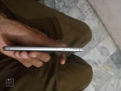 Apple iPhone 6S