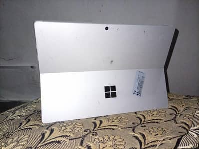 Microsoft surface 8GB 256 GB i5 7th GEN with keyboard