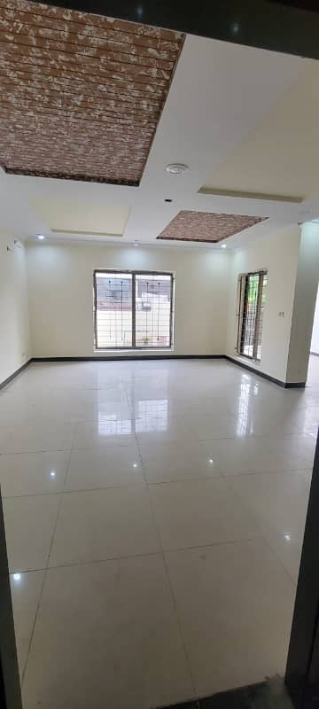 5 Marls Sell In Eden Lane Villas 2 Pain Avenue Road Lahore