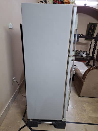 Fully functional Dawlance refrigerator