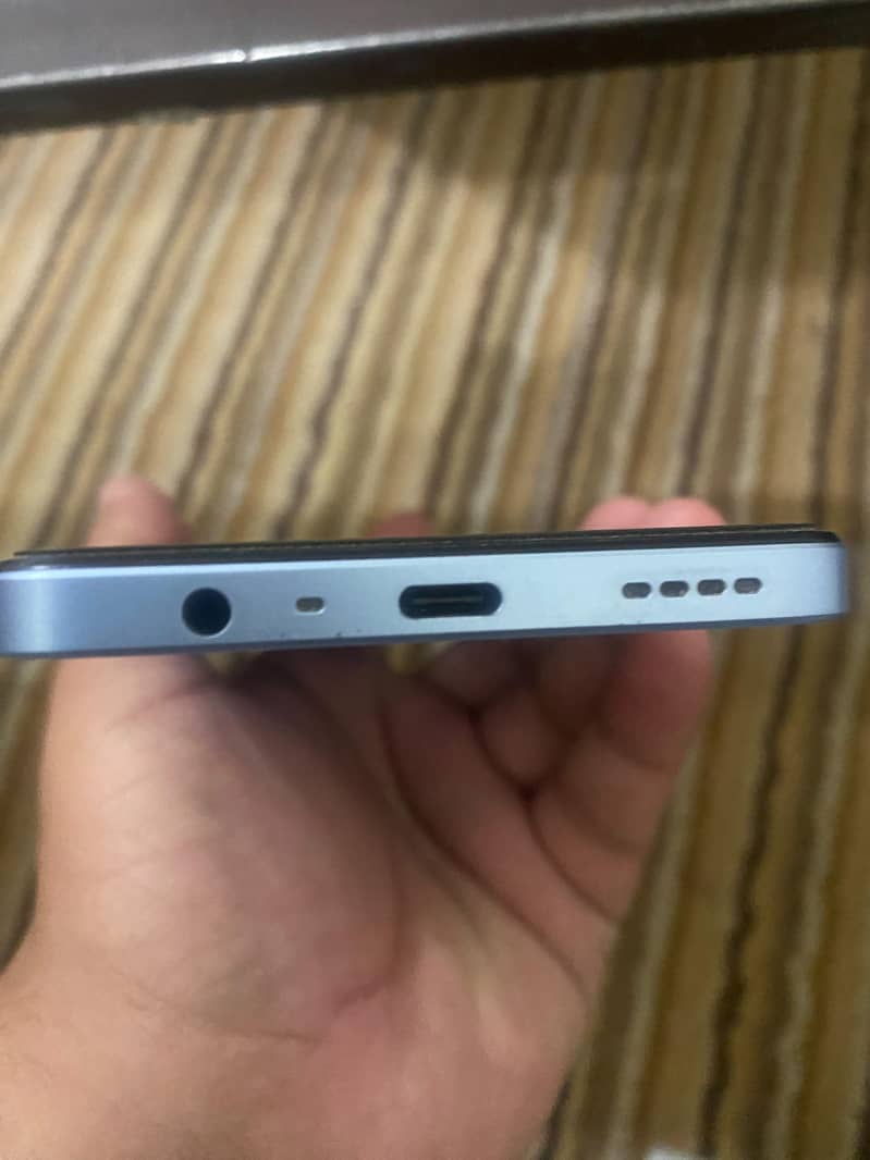 Realme Note 60 4