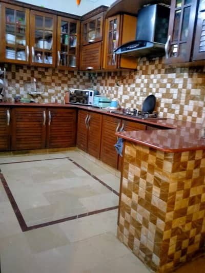 Prime Location 200 Square Yards House Ideally Situated In Gulistan-e-Jauhar - Block 15
