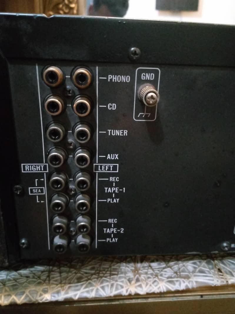Stereo integrated Amplifier 4