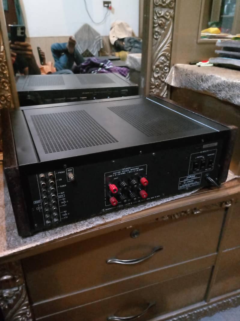 Stereo integrated Amplifier 5