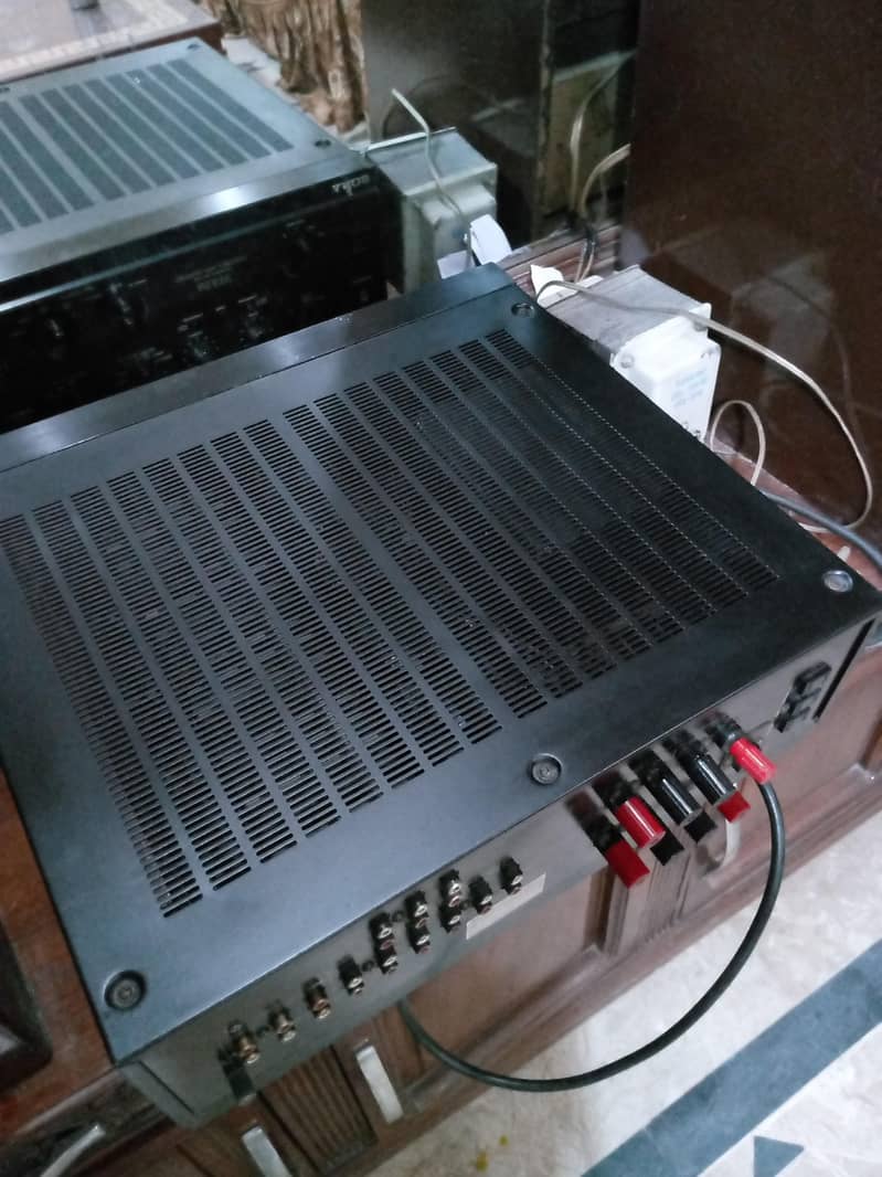 Stereo integrated Amplifier 16