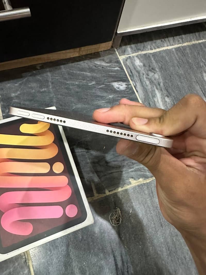 iPad mini ( 6th generation) 3